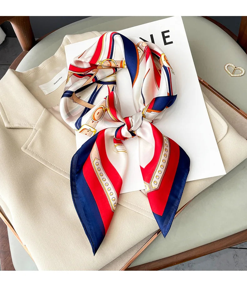 Foulard carré de luxe en soie pour femme